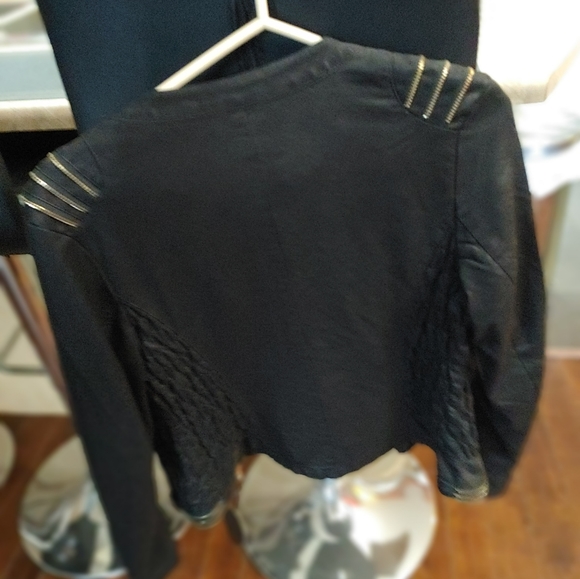 Black coat - Picture 2 of 3